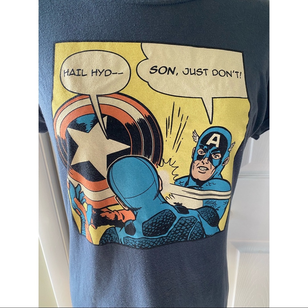 Marvel Captain America Gender Neutral T-shirt - Picture 3 of 3
